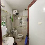 Chuyển về quê ở, cần bán 40m2 nhà 4,5 tầng, phường Giang Biên. Đối diện trường Chu Văn An