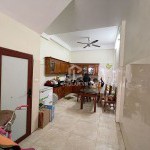 Chuyển về quê ở, cần bán 40m2 nhà 4,5 tầng, phường Giang Biên. Đối diện trường Chu Văn An