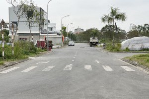 Thị trường ảm đạm, chủ đất vẫn hét giá cao