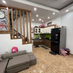 Bán căn góc 35m2 nhà 4,5 tầng tại Thanh Am, Thượng Thanh. Cách 20m ra chỗ đỗ ô tô thoải mái