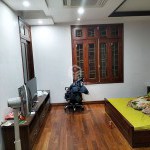 (Căn Góc) Cần bán 100,5m2 nhà 5 tầng ngõ 541 Bát Khối. Đường phân lô bàn cờ, có thang máy