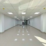 Cần bán 130m2 x 8 tầng, tòa nhà văn phòng, kinh doanh tại mặt Phố Nguyễn Văn Cừ - Gần cầu Chương Dương