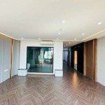 Cần bán 130m2 x 8 tầng, tòa nhà văn phòng, kinh doanh tại mặt Phố Nguyễn Văn Cừ - Gần cầu Chương Dương