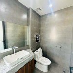 Cần bán 130m2 x 8 tầng, tòa nhà văn phòng, kinh doanh tại mặt Phố Nguyễn Văn Cừ - Gần cầu Chương Dương