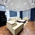 Căn góc 60m2 nhà 7 tầng ngõ 24 Ngọc Lâm. Có thang máy, gara ô tô, full nội thất cao cấp