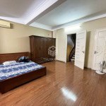 Cần bán 37,6m2 nhà 5 tầng, lô góc 3 mặt thoáng, xe moning vào nhà tại ngõ 161 Hoa Lâm, Long Biên