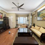 Cần bán 37,6m2 nhà 5 tầng, lô góc 3 mặt thoáng, xe moning vào nhà tại ngõ 161 Hoa Lâm, Long Biên
