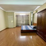 Chính chủ bán căn góc 37,6m2 nhà 5 tầng, xe vios để trong nhà tại ngõ 161 Hoa Lâm, Long Biên