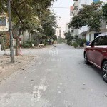 Cần bán 60m2 nhà cấp 4 TĐC Trâu Quỳ, Gia Lâm. Mặt tiền rộng 6,36m, đường 11m, hai mặt thoáng trước sau