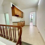 Cần bán 30m2 nhà 4 tầng mặt phố Nguyễn Thời Trung. Vị trí đẹp, kinh doanh, văn phòng, công ty