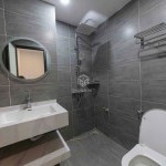 Cần bán căn góc 62,3m2 nhà 5 tầng Phúc Đồng. Đường thông ô tô, phù hợp ở kết hợp kinh doanh