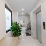 Cần bán căn góc 62,3m2 nhà 5 tầng Phúc Đồng. Đường thông ô tô, phù hợp ở kết hợp kinh doanh