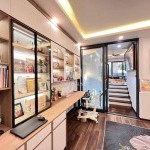 Tìm láng giềng cho xóm giáo viên ngõ 137 Việt Hưng - 47m2 nhà 4,5 tầng, ô tô vào nhà, cách mặt phố chính 100m