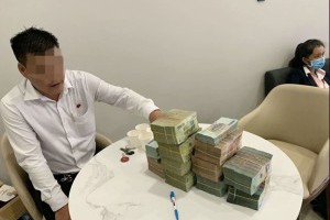 Đề xuất tính thuế chuyển nhượng bất động sản theo giá ghi trên hợp đồng nhưng không được thấp hơn giá quy định Đề xuất tính thuế chuyển nhượng bất động sản theo giá ghi trên hợp đồng nhưng không được thấp hơn giá quy định