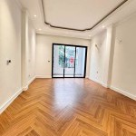 Bán Nhà 3 Tầng Đức Giang 72m2 View Hồ - Đường 5m Ô Tô Vào Nhà - Có Ô Chờ Thang Máy