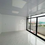 Bán Shophouse Bình Minh Garden 78,7m2 5T thang máy, nội thất đầy đủ, view chung cư đông đúc