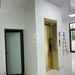 Bán Shophouse Bình Minh Garden 78,7m2 5T thang máy, nội thất đầy đủ, view chung cư đông đúc